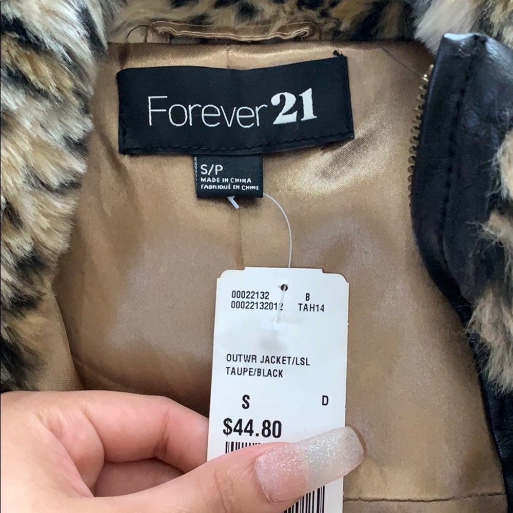 Leopard jacket  🐯 - Picture 3 of 3